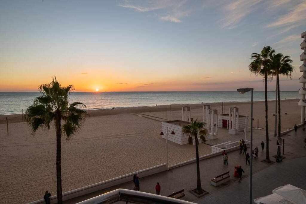 Preciado Apartamento Con Vistas Frontales Al Mar Cádiz Eksteriør billede